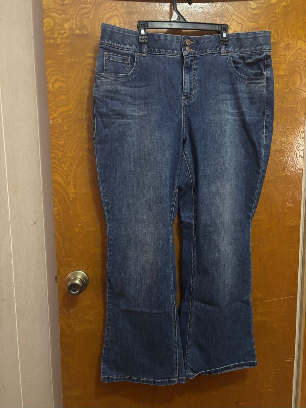 Women’s Lane Bryant Boot Cut Jeans. Size 16 Short.